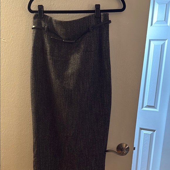 Black Halo Black Midi Pencil Skirt